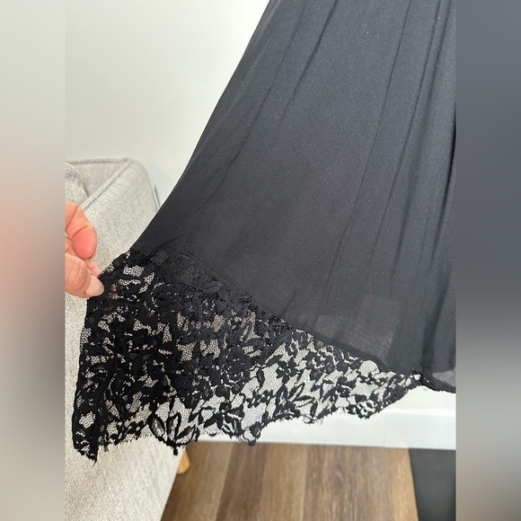 Paper Hearts Black Women's Lace Detail V Neck Dress - Size 8 - Picture 3 of 9